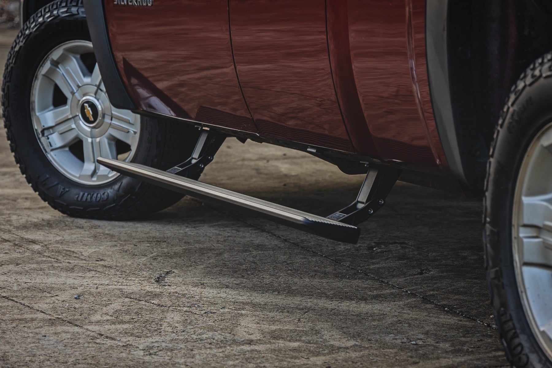 Power Running Boards | HT-Series | Double Cab | Chevy/GMC 1500/2500HD/3500HD (14-18) - Image 5