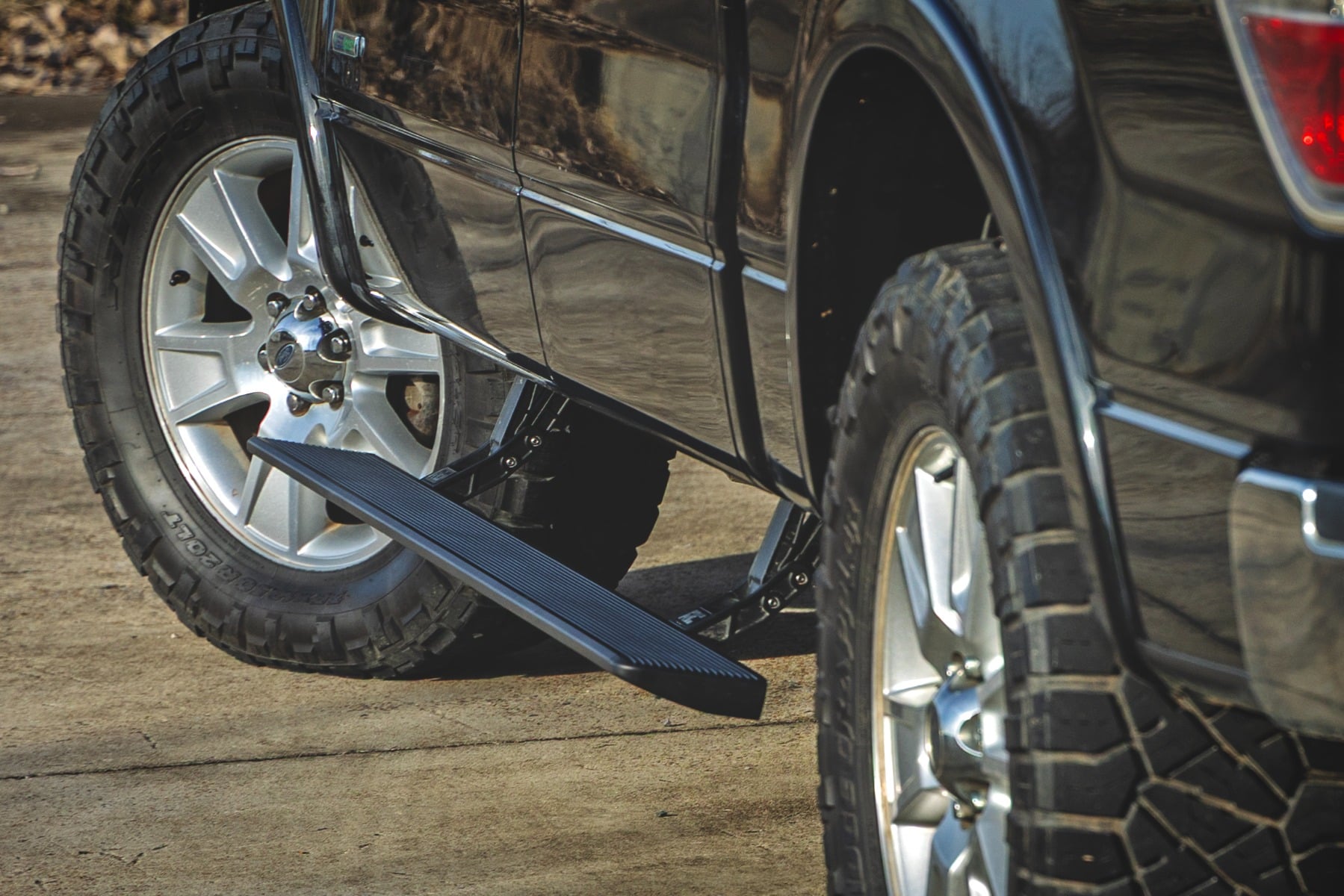 Power Running Boards | Crew Cab | Ford F-150 (2009-2014) - Image 4