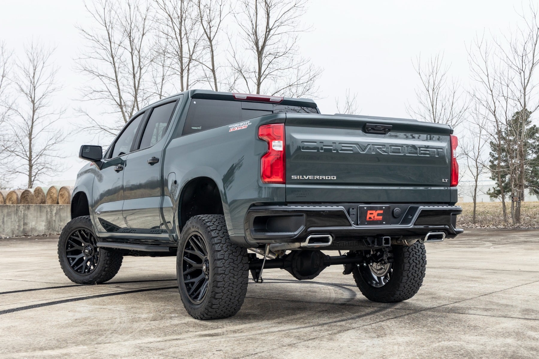 Rough Country 4 Inch Lift Kit AT4/Trailboss Vertex/V2 Chevy/GMC 1500 (25-26)