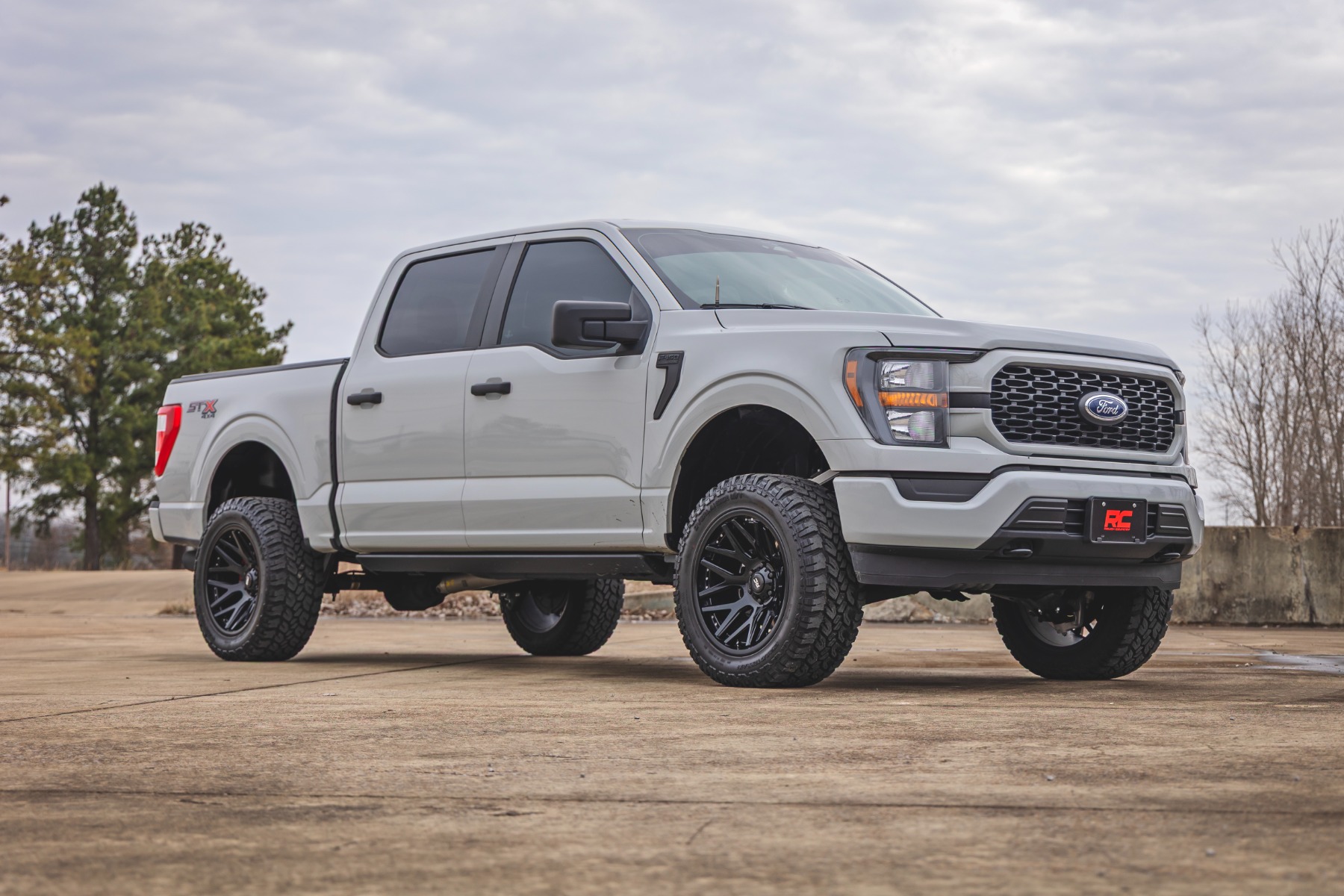 Rough Country 4 inch Lift Kit Forged UCA M1/M1 No Cut Ford F-150 4WD (2021-2026)