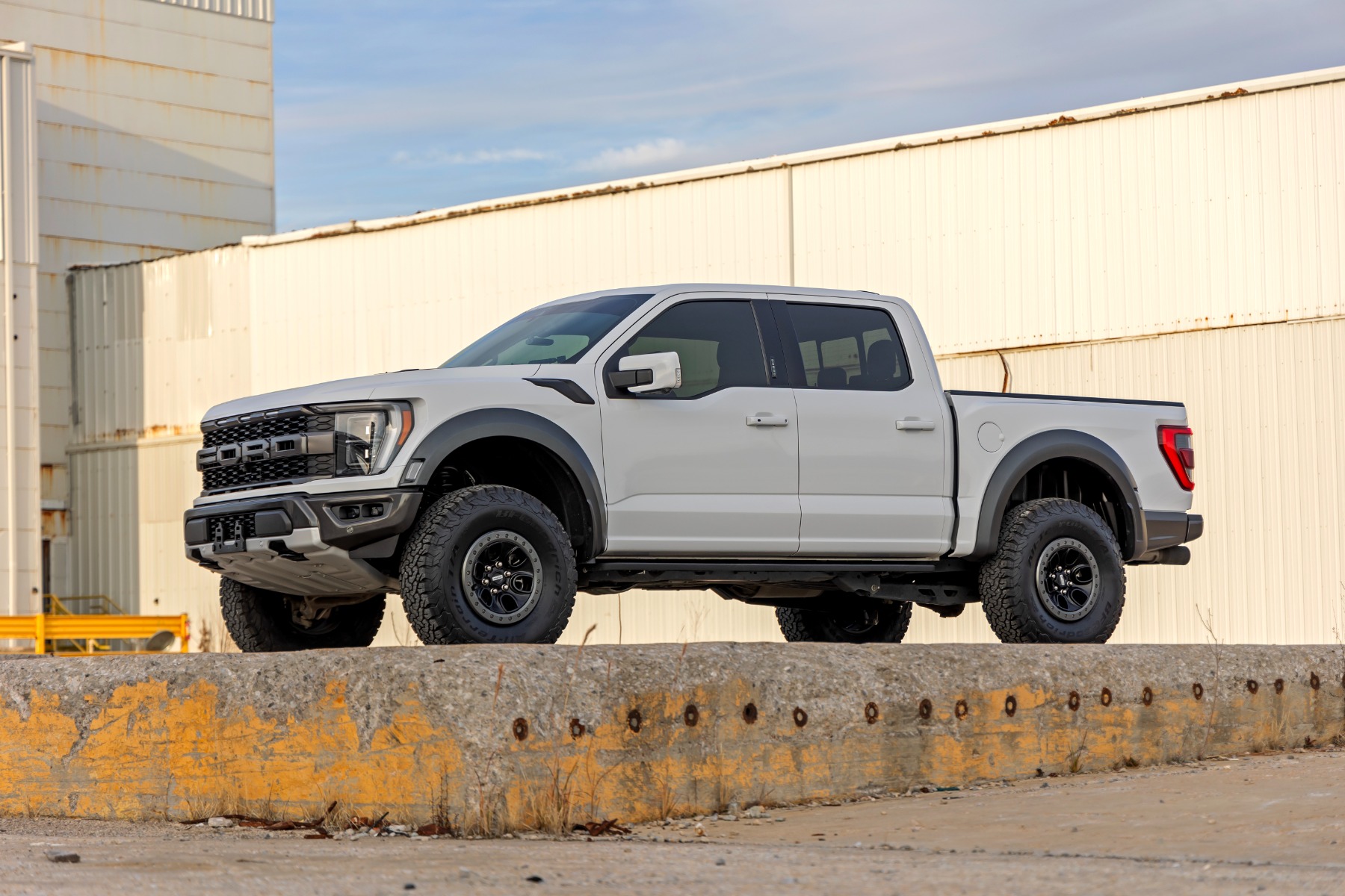 Rough Country 2.25 Inch Coil Spring Lift Kit Ford F-150 Raptor 4WD (2021-2026)