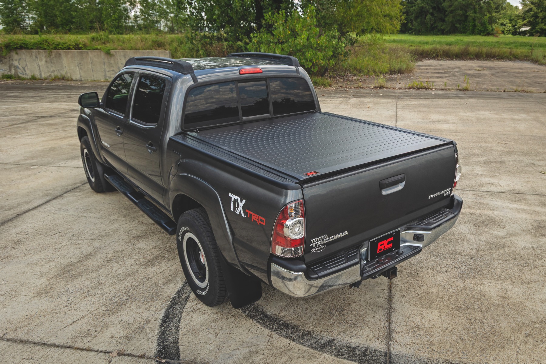 Rough Country Hard Roll Up Bed Cover 5β² Bed Toyota Tacoma 2WD/4WD (2005-2015)