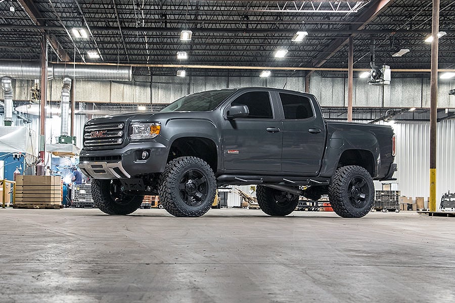 Rough Country 6 Inch Lift Kit M1 Struts Chevy/GMC Canyon/Colorado 2WD/4WD (2015-2022)