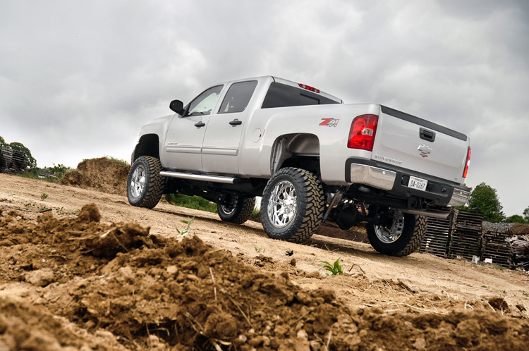 Rough Country 7.5 Inch Lift Kit NTD M1 Chevy/GMC 2500HD/3500HD (11-19)
