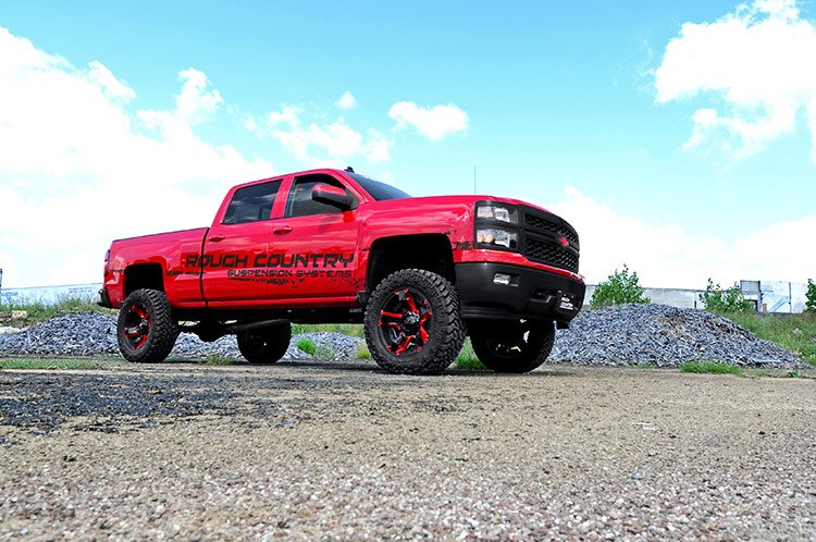 Rough Country 7 Inch Lift Kit Bracket N3 Struts Chevy/GMC 1500 (14-16)