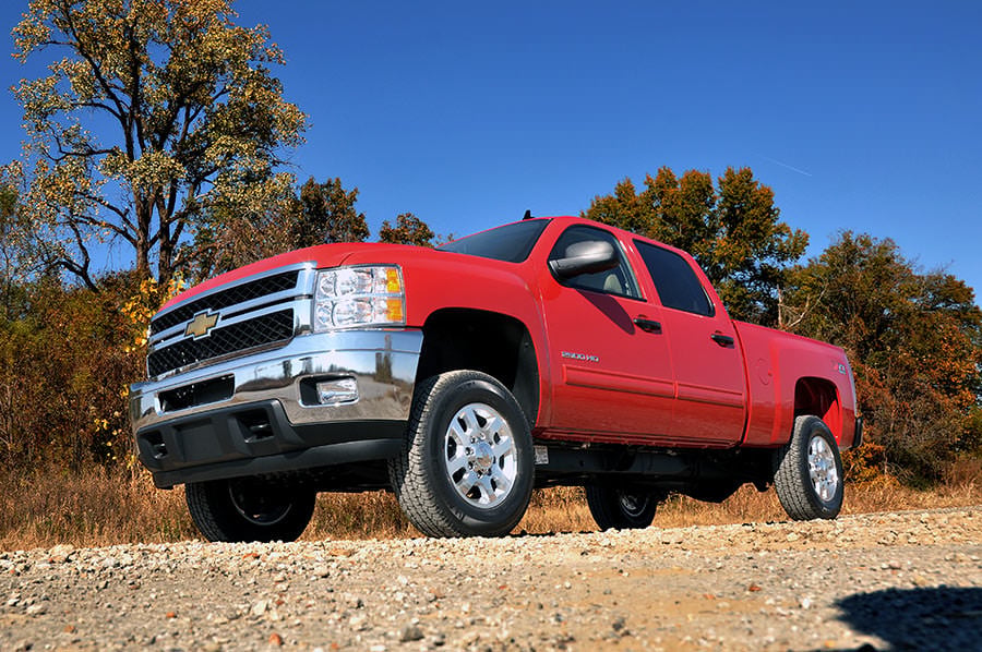 Rough Country 1.5-2 Inch Leveling Kit V2 Chevy/GMC 2500HD/3500HD (11-19)
