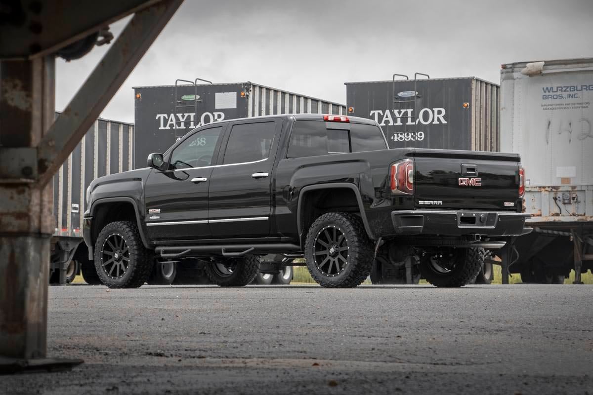 Rough Country 3.5 Inch Lift Kit UCA N3 Struts Chevy/GMC 1500 (07-13)