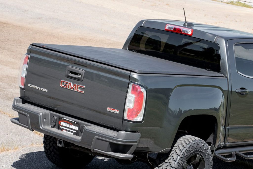 Rough Country Soft Tri-Fold Bed Cover 5′ Bed Chevy/GMC Canyon/Colorado 2WD/4WD (15-22)