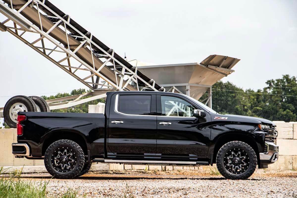 Rough Country 2 Inch Leveling Kit Chevy/GMC Sierra 1500 (19-26)/Silverado 1500 (19-26)