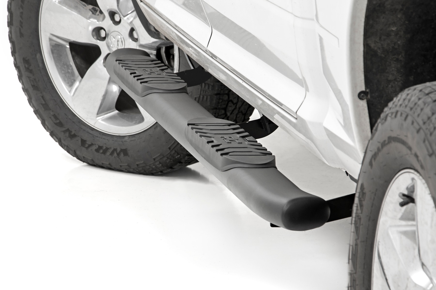 Rough Country Oval Nerf Step Crew Cab Black Ram 1500/2500/3500 2WD/4WD (2010-2025 & Classic)