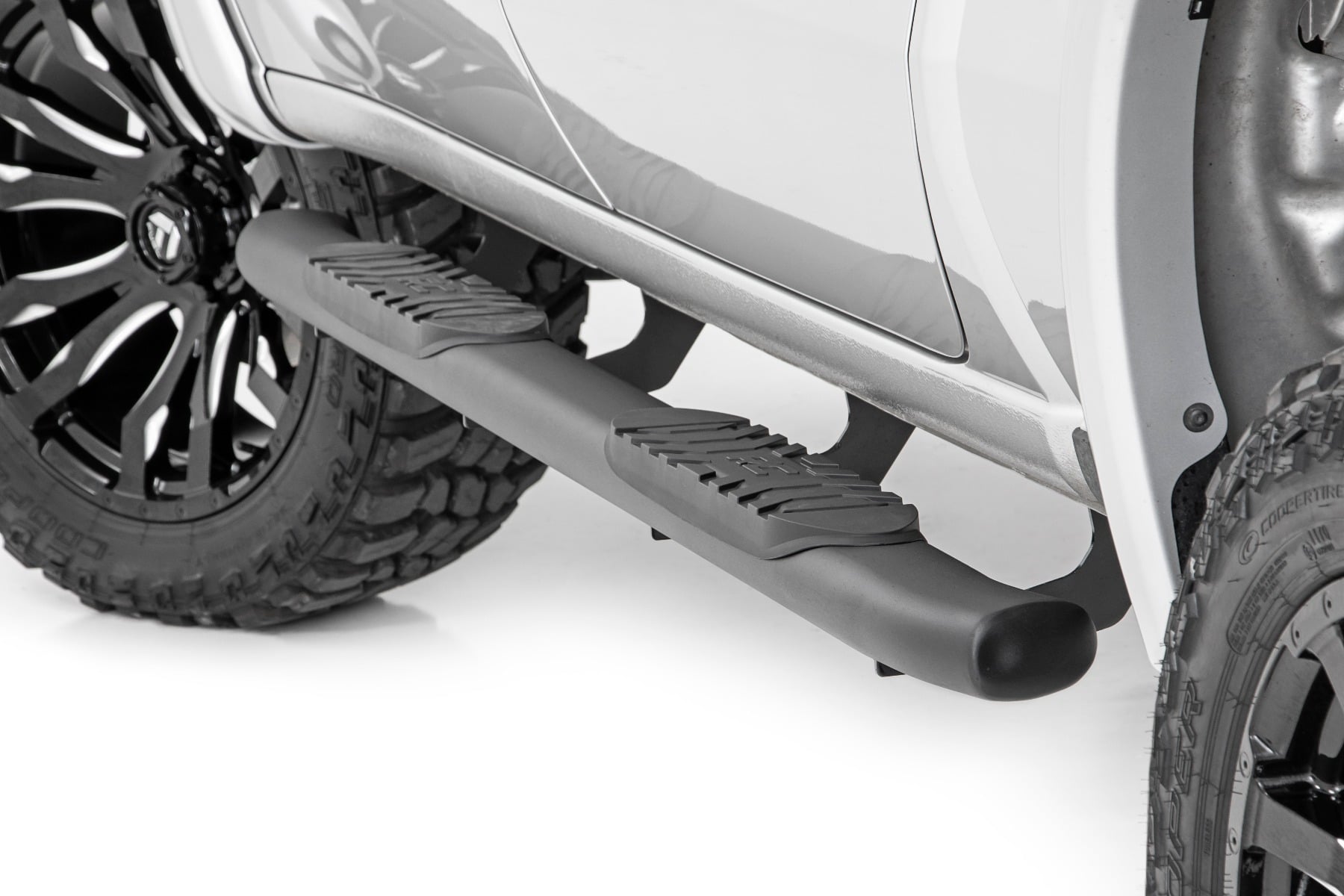 Rough Country Oval Nerf Step Crew Cab Chevy/GMC 1500/2500HD/3500HD (19-26)