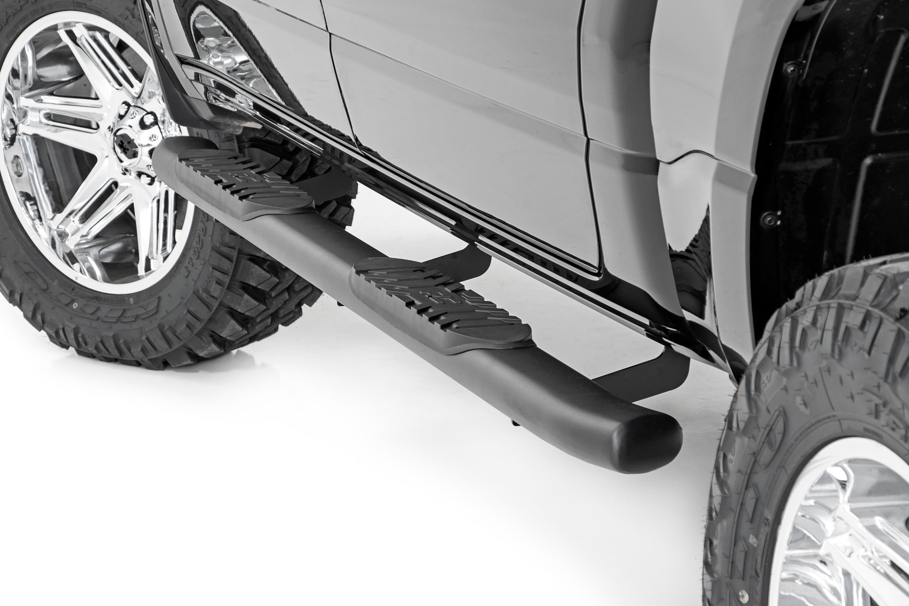 Rough Country Oval Nerf Step Crew Cab Black Ram 1500 (19-26)/1500 TRX (21-24)