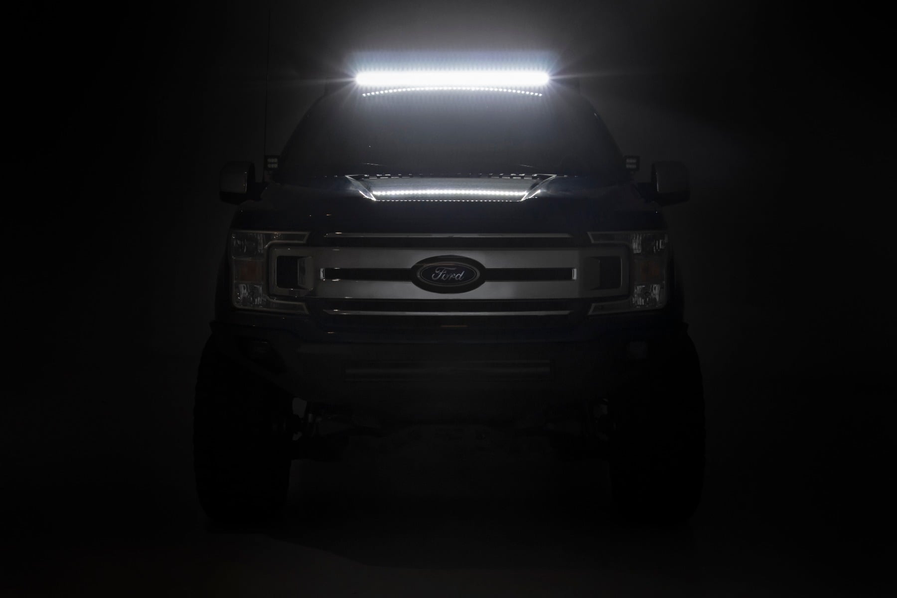 Rough Country Roof Rack FR & RR 40 Inch Single Row BLK LEDs Ford F-150 2WD/4WD (15-18)