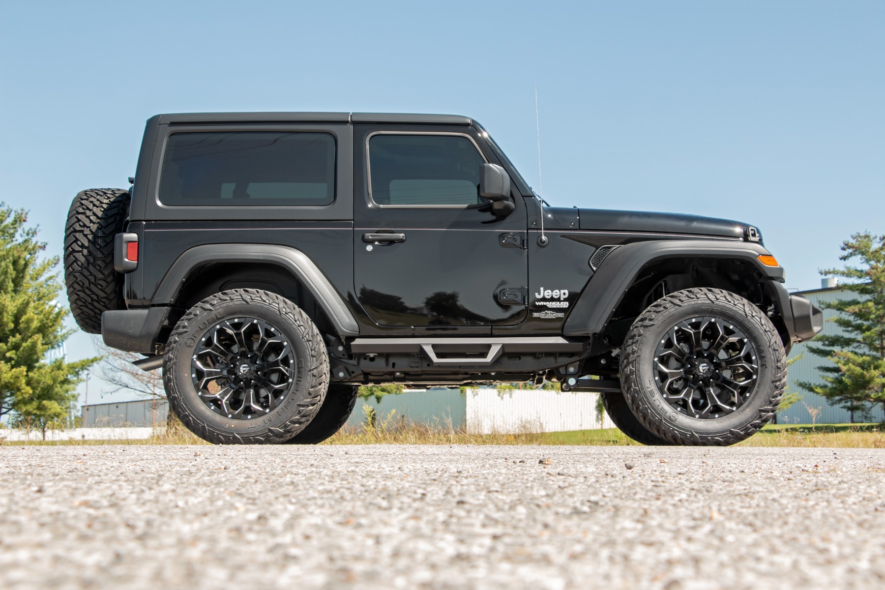 Rough Country 2.5 Inch Lift Kit Coils M1 Jeep Wrangler JL 4WD (2024-2026)