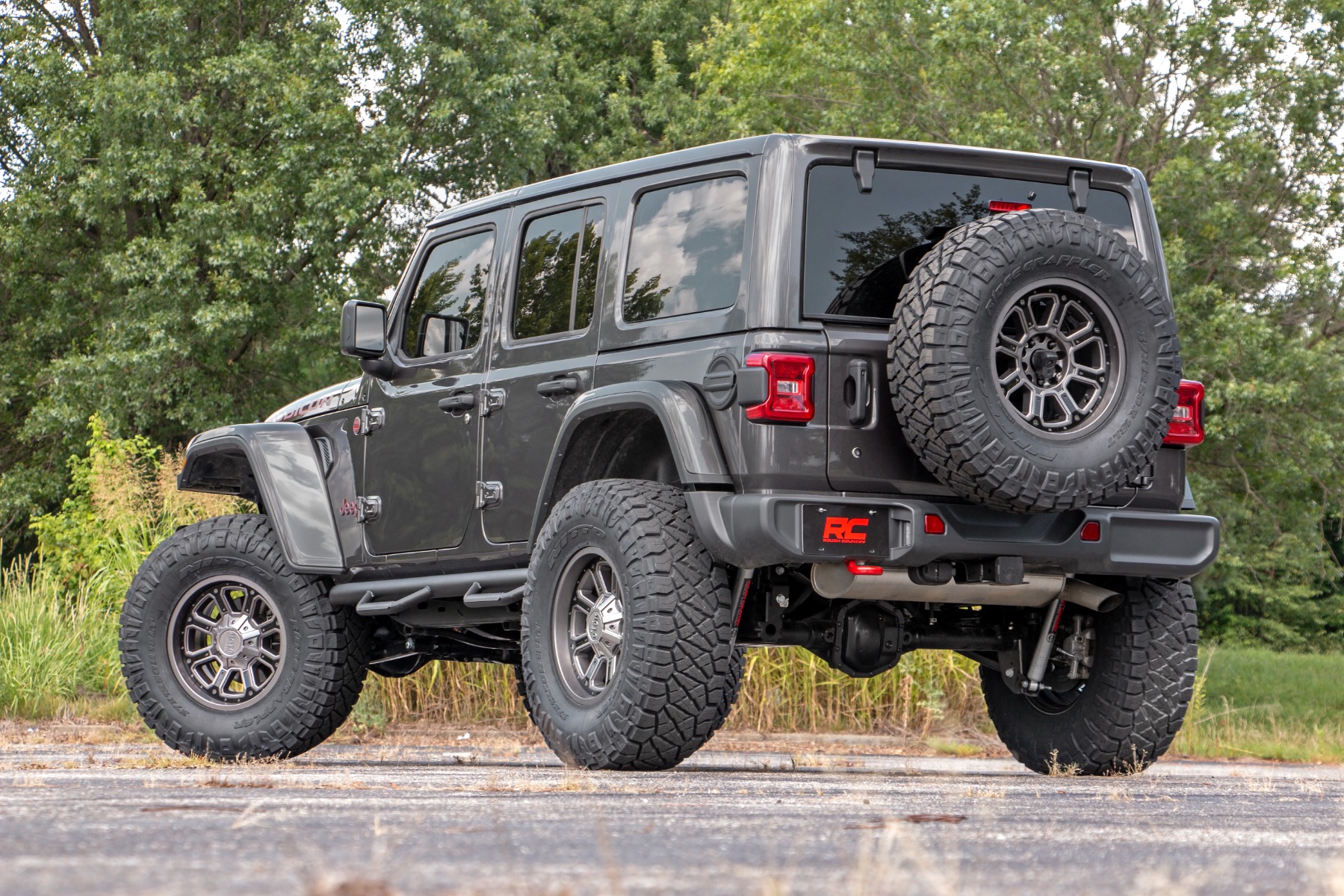 Rough Country 3.5 Inch Lift Kit Adj Lower FR D/S M1R Jeep Wrangler Unlimited (24-26)