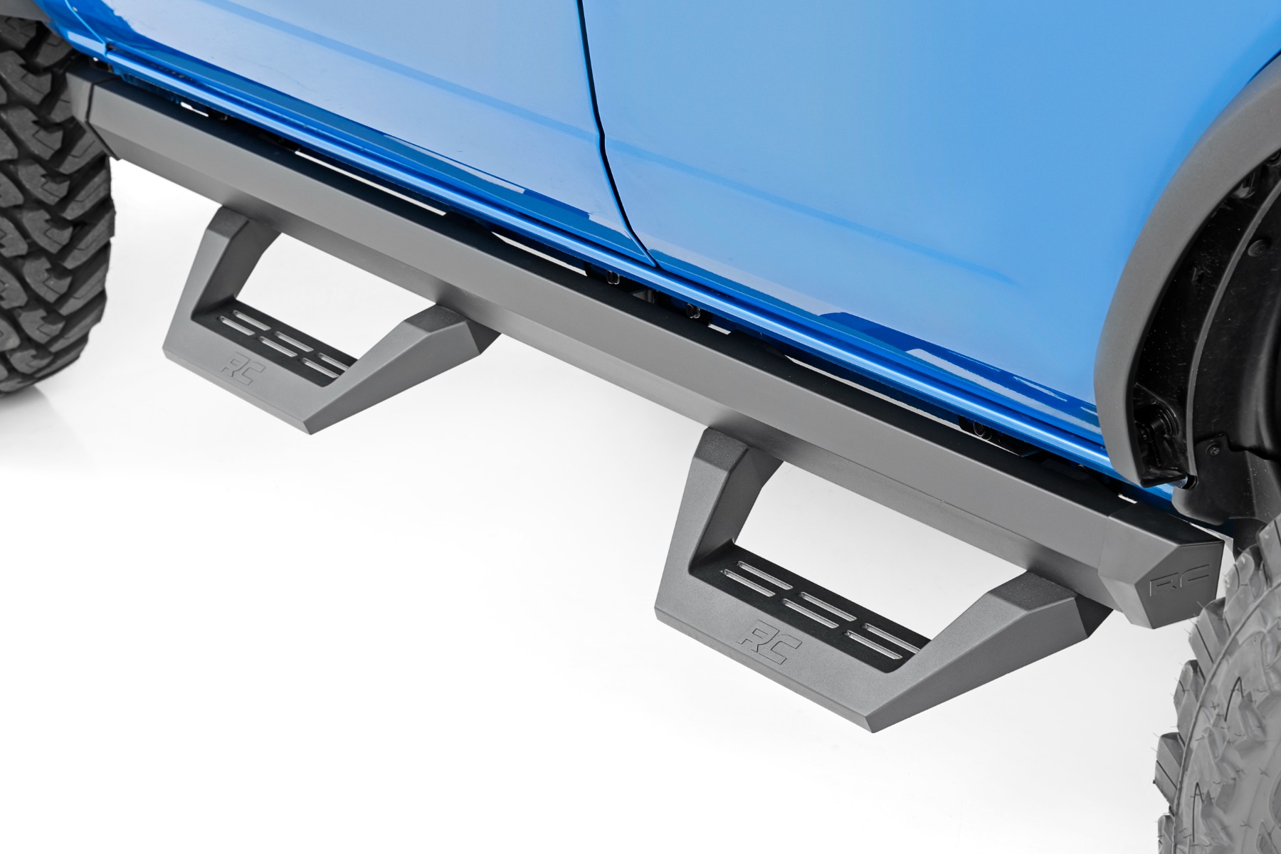 SRX2 Adjustable Aluminum Step | Ford Bronco 4WD (2021-2026) — Rough Country