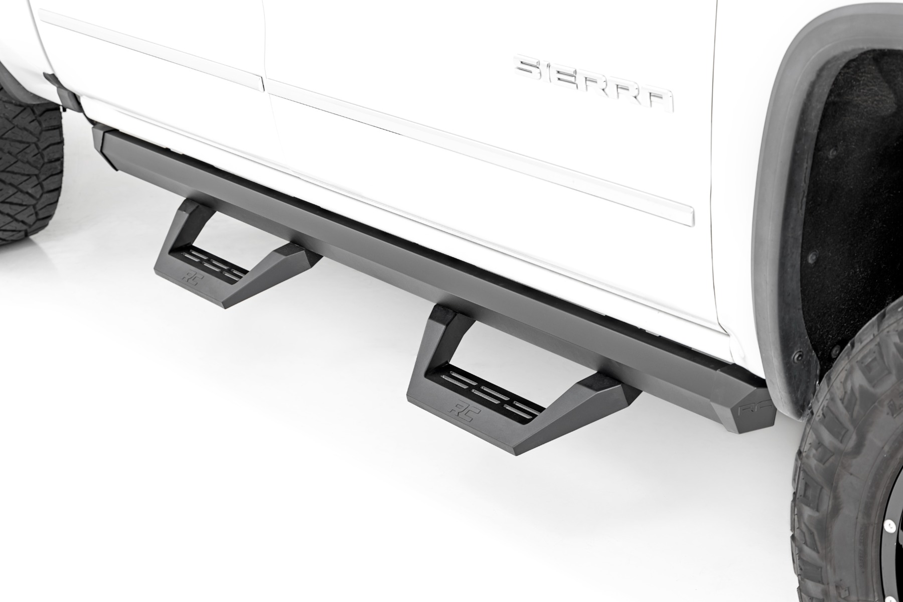 SRX2 Adj Aluminum Step | Crew Cab | Chevy/GMC 1500/2500HD/3500HD (07-18 & Classic) — Rough Country