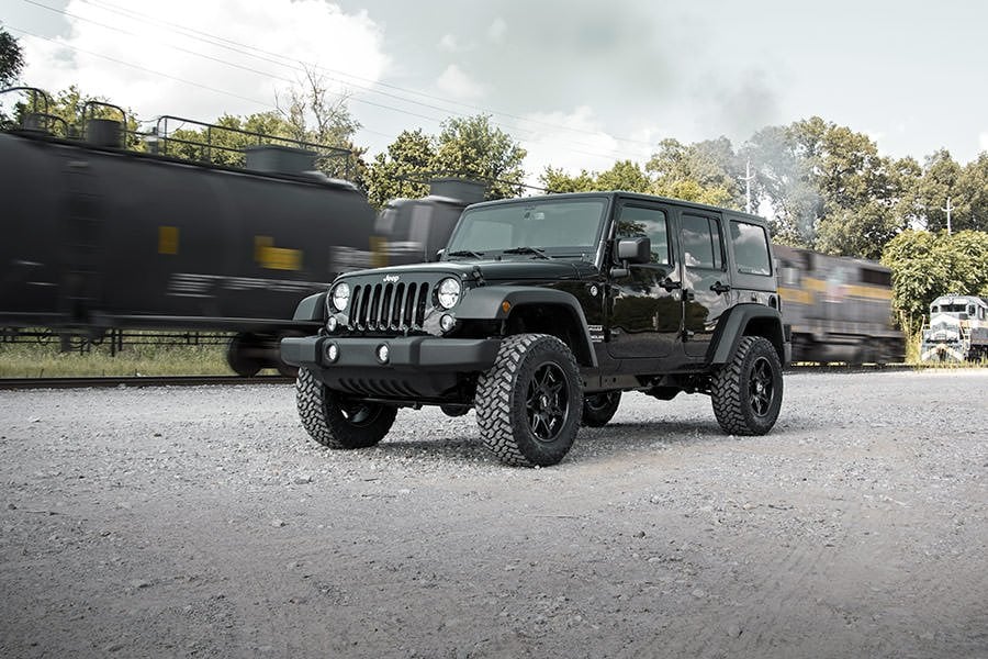 Rough Country 2.5 Inch Lift Kit Coils M1R Jeep Wrangler Unlimited 2WD/4WD (2007-2018)