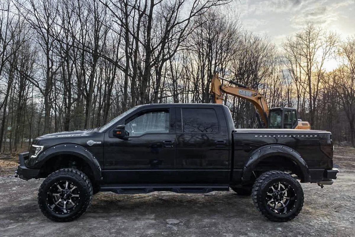 Rough Country 6 Inch Lift Kit Ford F-150 4WD (2014)