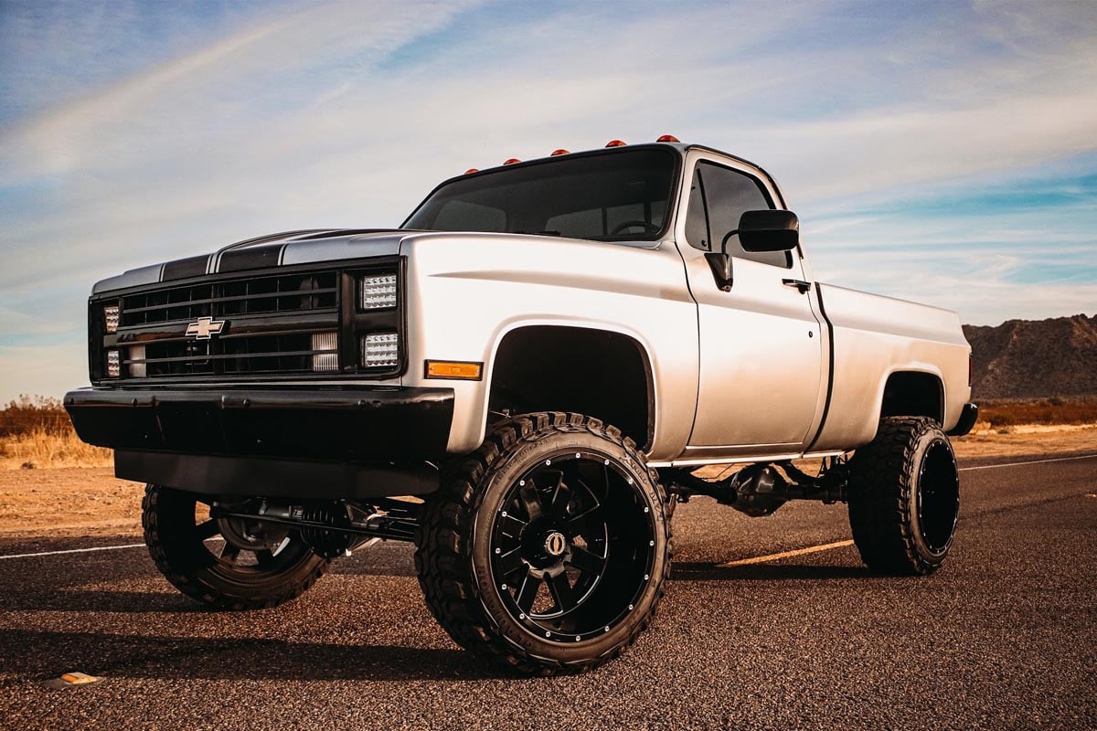 Rough Country 6 Inch Lift Kit 52β³ RR Springs Chevy/GMC C10/K10 Truck & SUV/K5 Blazer (77-91)