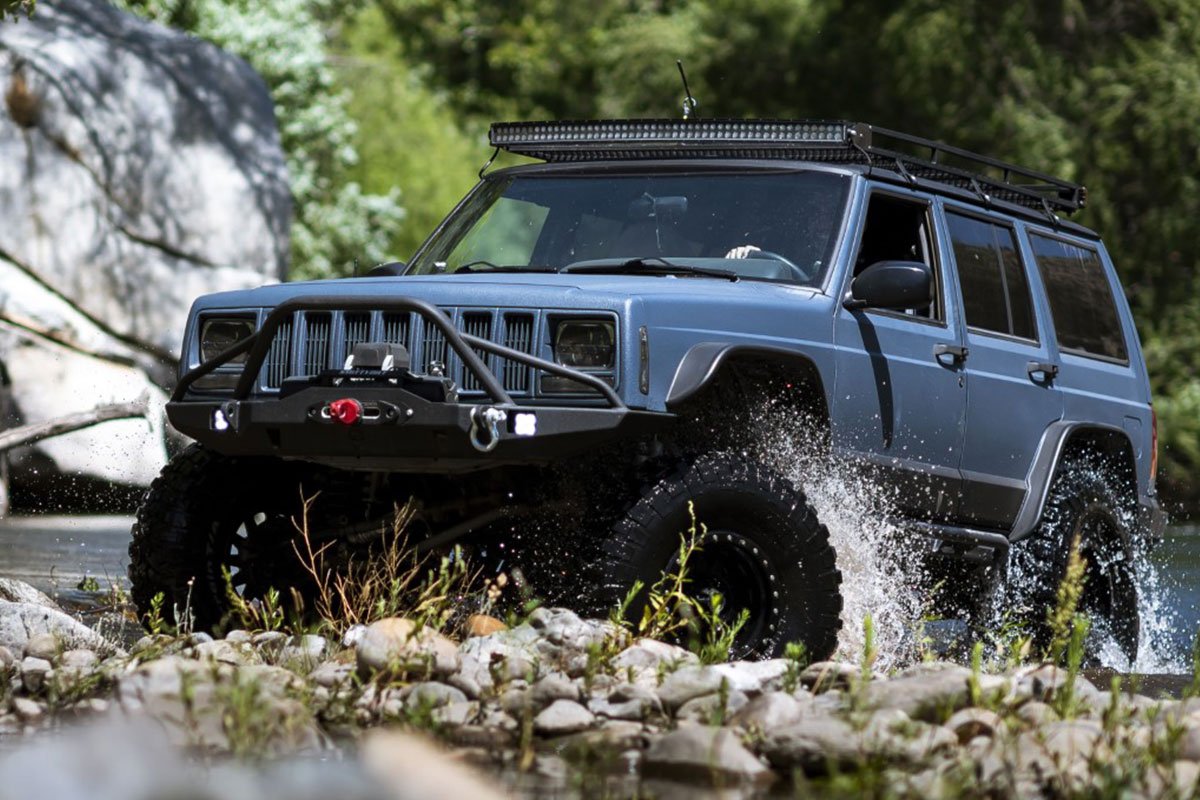Rough Country 6.5 Inch Lift Kit X-Series Jeep Cherokee XJ 2WD/4WD (1984-2001)