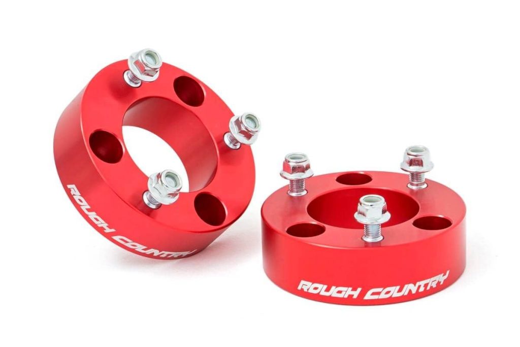 Rough Country 2.5 Inch Leveling Kit Red Spacers Nissan Frontier (05-26)/Xterra (05-15)