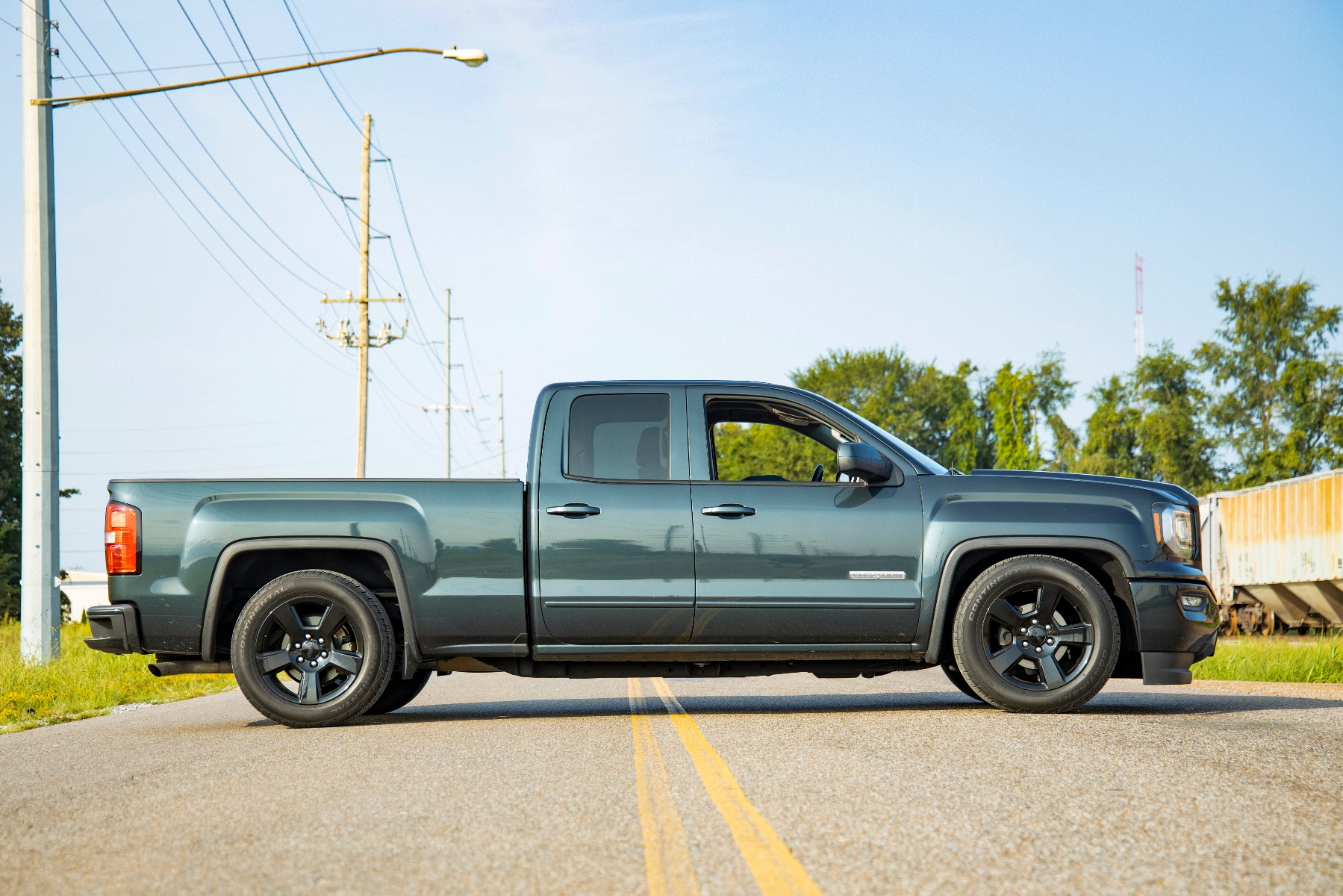 Rough Country 2 Inch Lowering Kit 4 Inch Rear Lowering Alum/Stamped Knuckle Chevy/GMC 1500 (14-18)
