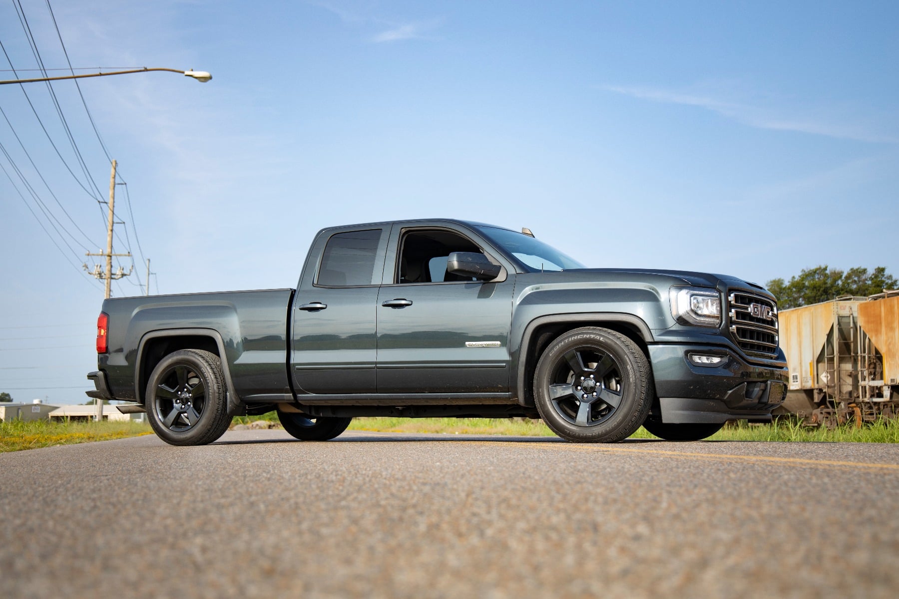 Rough Country 2 Inch Lowering Kit 4 Inch Rear Lowering Alum/Stamped Knuckle Chevy/GMC 1500 (14-18)
