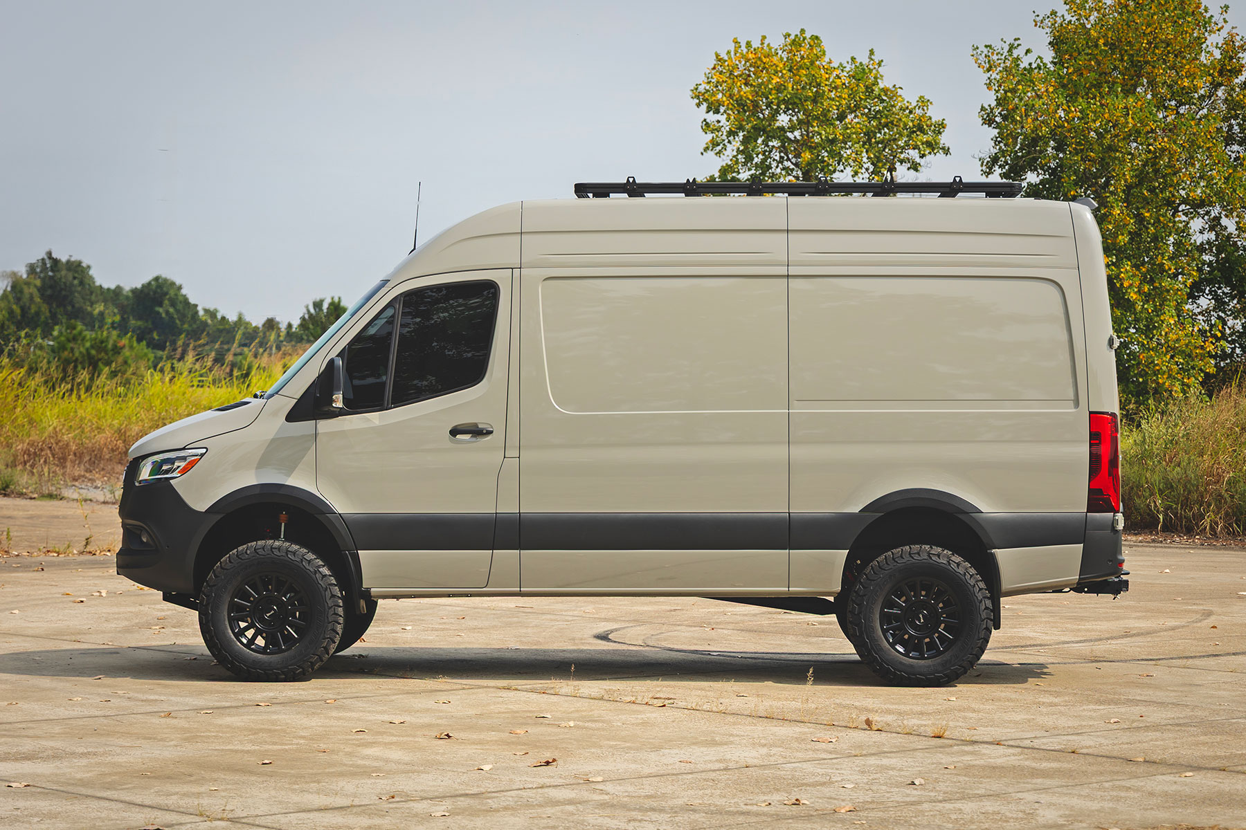 Rough Country Tire Clearance Kit Mercedes-Benz Sprinter 2500/Sprinter 3500XD (2019-2026)