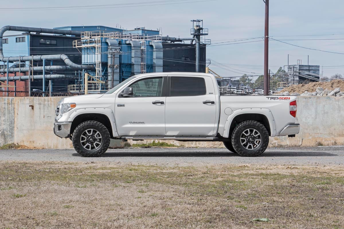 Rough Country 2.5-3 Inch Leveling Kit Toyota Tundra 2WD/4WD (2007-2021)