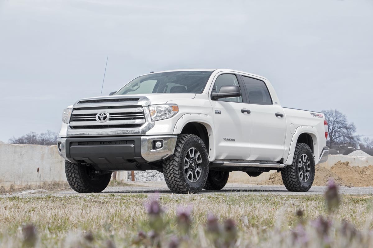 Rough Country 2.5-3 Inch Leveling Kit Toyota Tundra 4WD (2007-2021)