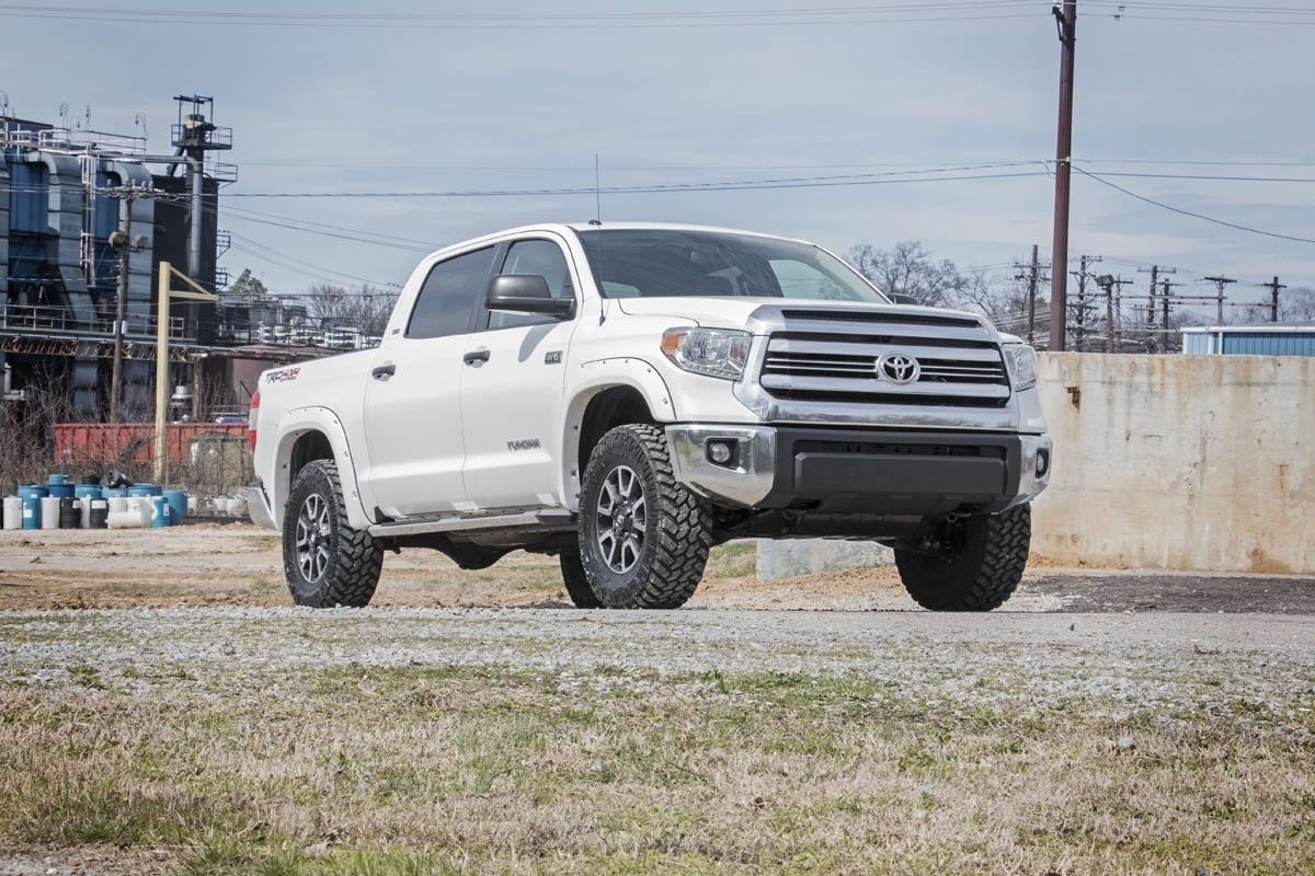 Rough Country 2.5-3 Inch Leveling Kit Toyota Tundra 4WD (2007-2021)