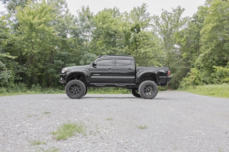 Rough Country 6 Inch Lift Kit N3 Struts Toyota Tacoma 2WD/4WD (2005-2015)