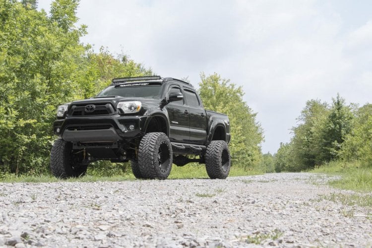 Rough Country 6 Inch Lift Kit N3 Struts Toyota Tacoma 2WD/4WD (2005-2015)